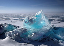 开云平台-C罗禁区内被铲倒，但裁判示意越位在先没有点球