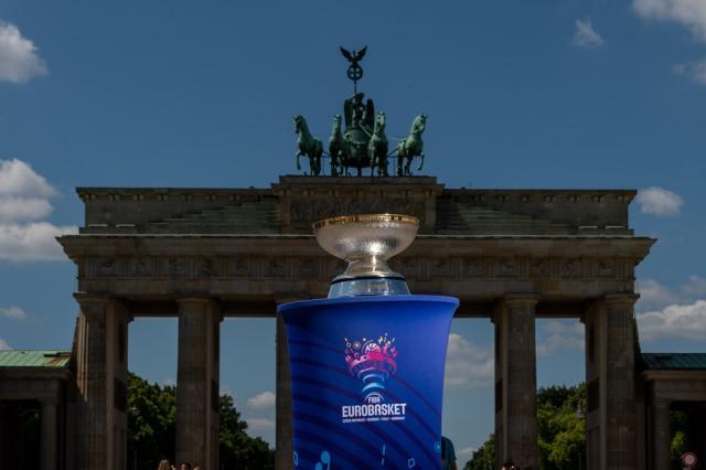 开云app-欧锦赛16强确定12席 末轮死磕决定8支球队命运