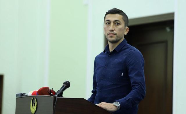 开云平台-艾哈迈多夫宣布退出国家队 生死战“背锅”真凶曝光